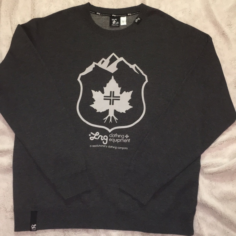 NWOT LRG Clothing Male Pullover Crewneck Sweater